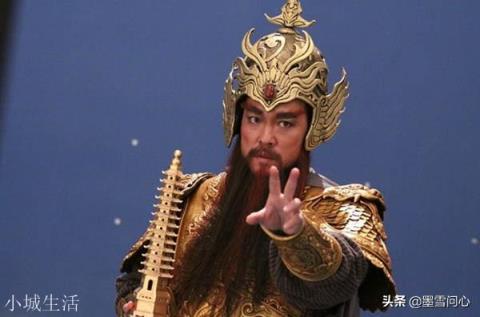 《封神演义》中，哪吒乃阐教先行官，为何实力远不如杨戬？
