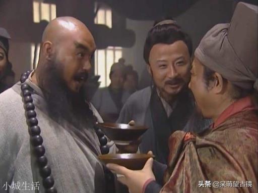 《水浒传》有哪些人物称得上英雄？