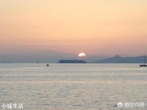 你认为出国旅游和国内旅游的最大区别是什么？