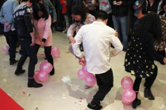 结婚为什么要踩气球