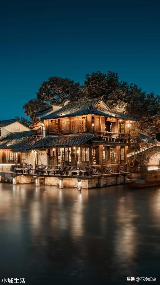 你喜欢现在的民宿还是以前的青旅？