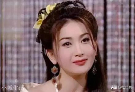 《封神演义》中妲己被九尾狐附身时已经死了，也算是受害者，但为什么没有被封神呢？