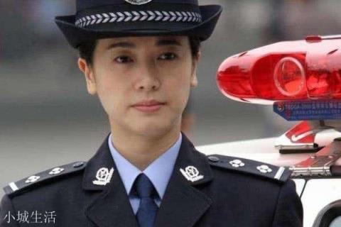 天道里，丁元英为什么不喜欢聪明如肖亚文，却爱上了芮小丹？