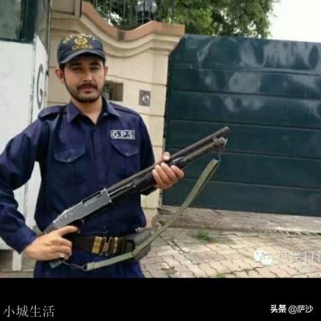 中国人去巴基斯坦，真的有端着AK47的1米9大兵保护吗？
