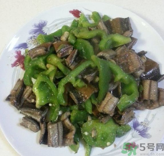 黃鱔炒蒜苗 青椒炒鱔魚(yú)