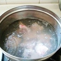 胡蘿卜玉米排骨湯做法步驟