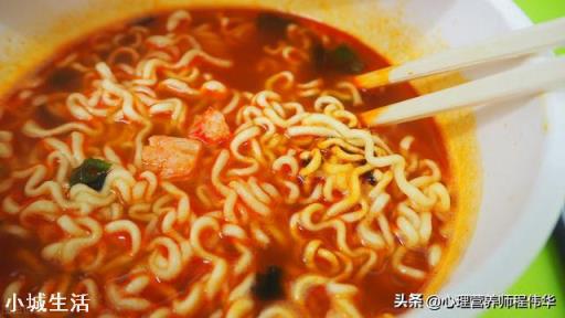 吃泡面到底有什么危害呢？