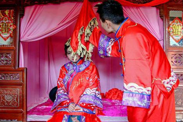 新婚燕尔是指结婚多久_新婚燕尔的意思