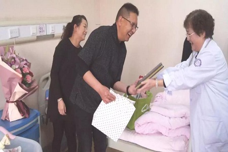 锦旗满含感激，青海海峡妇儿医院月子会所服务再赢美誉
