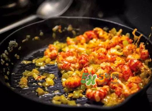 烹饪技巧 小龙虾泡饭怎么做