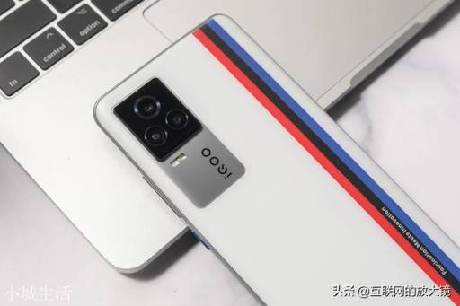 预算3500左右，求推荐手机，注重性价比，喜欢拍照，希望可以用3年，推荐哪款呢？