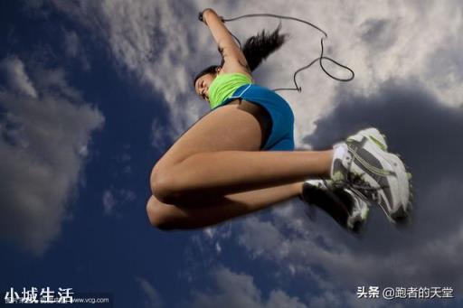 跳绳4分钟左右跳500下,跳完休息一分钟,一共跳3000下,共计半小时,算有氧运动吗?有减脂效果吗?