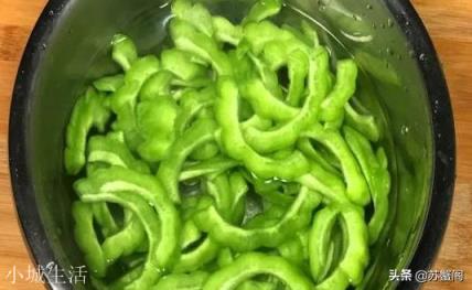 苦瓜怎样去苦味？
