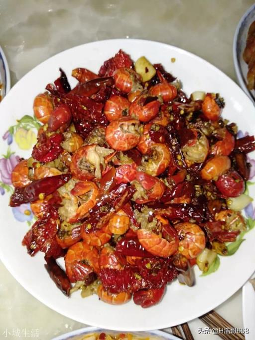 喜欢拍美食的朋友,可否上传一下美食照片?最好是自己亲手做的?