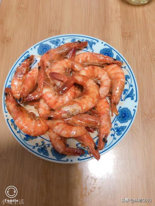 喜欢拍美食的朋友,可否上传一下美食照片?最好是自己亲手做的?
