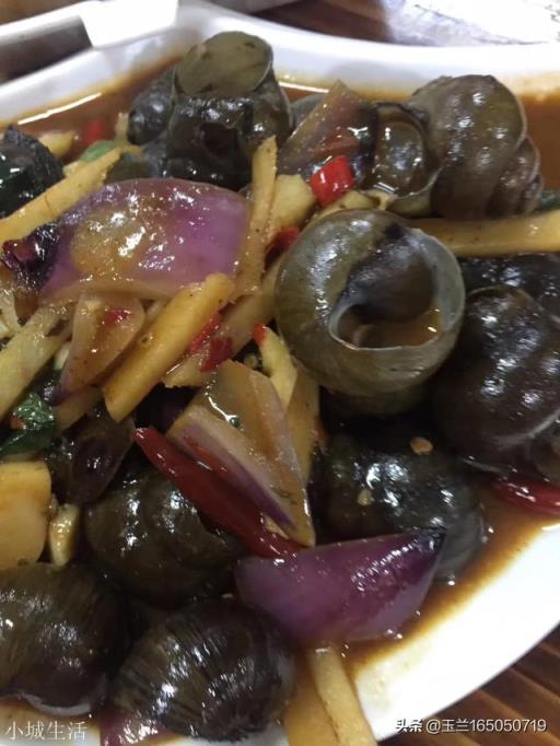 喜欢拍美食的朋友,可否上传一下美食照片?最好是自己亲手做的?