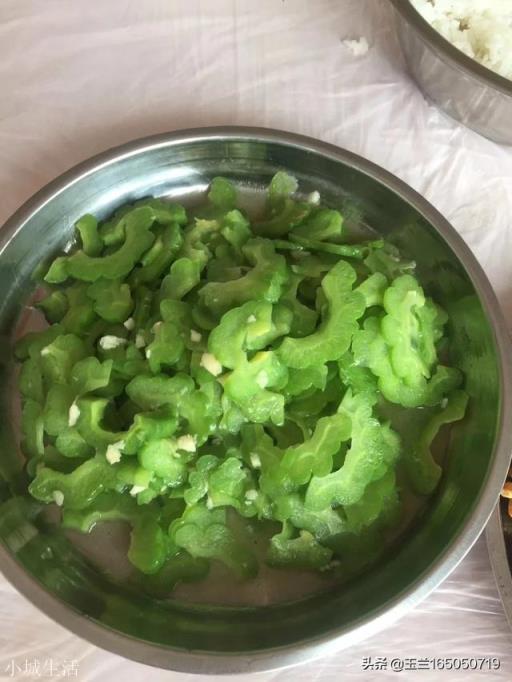 喜欢拍美食的朋友,可否上传一下美食照片?最好是自己亲手做的?