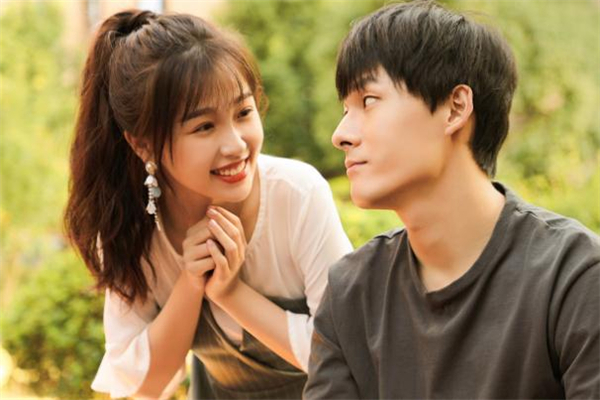 结婚后女人忘不了前男友的表现 结婚后前男友约我该见吗