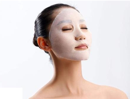 女人每天堅持敷面膜五年后的變化