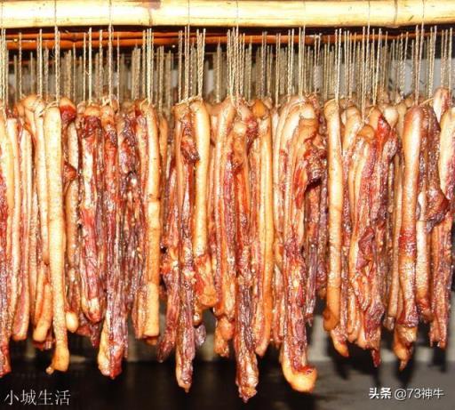 这段时间村里天天有人来收腊肉，35元一斤，这些腊肉收去干啥了？