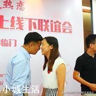 相親見過一面的女生，在微信上聊的還可以，然后周末約她出去玩，答應了，需要帶禮物嗎？