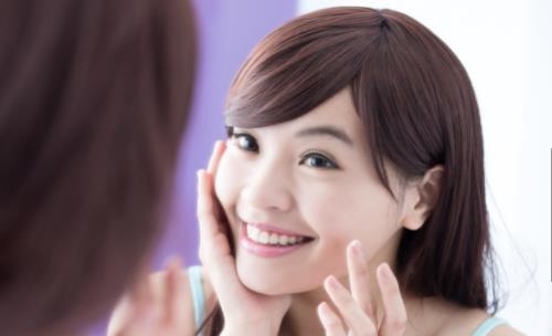 日常护肤补水技巧分享 聪明女人皮肤都是这么补水的