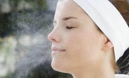 日常护肤补水技巧分享 聪明女人皮肤都是这么补水的