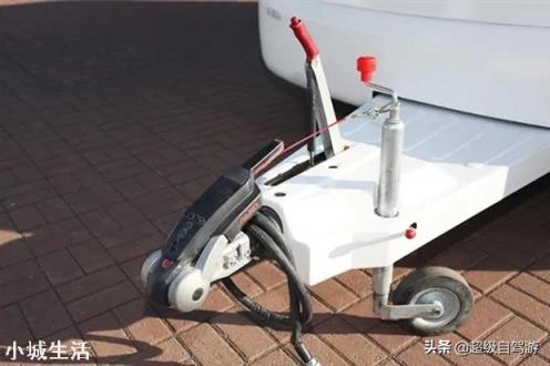請問國產拖掛旅居房車哪里有買？哪個牌子的質量更好？