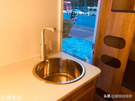 請問國產拖掛旅居房車哪里有買？哪個牌子的質量更好？