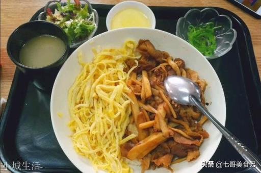 在上海一个星期伙食费100够吗？
