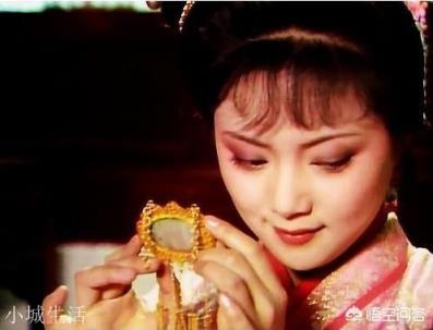 夜查大观园,薛宝钗做了一件事后,为何王熙凤和王夫人都害怕了?