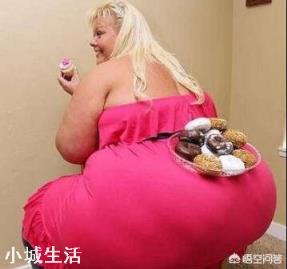 为什么美国的女厕所，马桶前会有一个缺口？