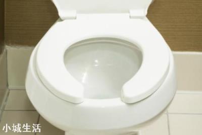为什么美国的女厕所，马桶前会有一个缺口？