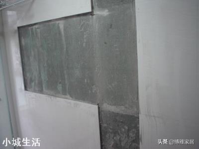 為什么師傅貼的墻磚三面墻上不空，一面墻全空？