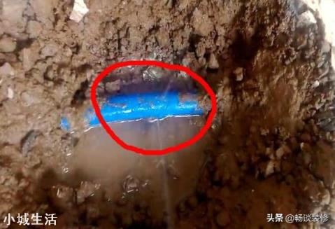 地暖漏了，可以用铜接头接吗？