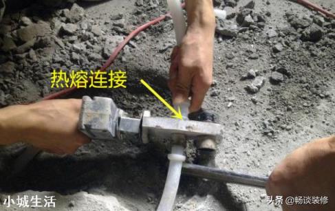 地暖漏了，可以用铜接头接吗？