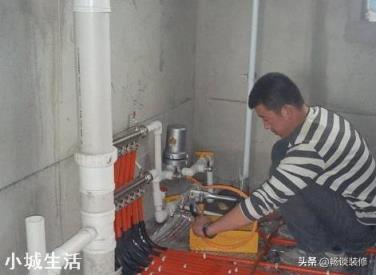 地暖漏了，可以用铜接头接吗？