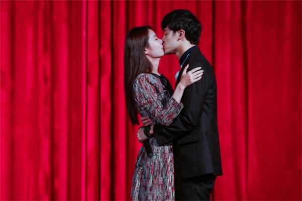 已婚女人出轨的表现 老婆微信暧昧算出轨吗