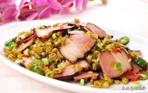腊肉掺什么菜炒比较好吃？