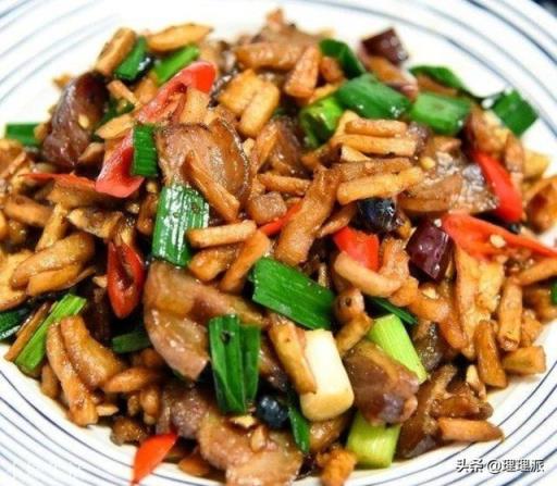 腊肉掺什么菜炒比较好吃？