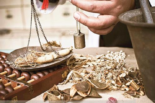 肿瘤名医邓爱平主任坐诊南京太乙堂中医院