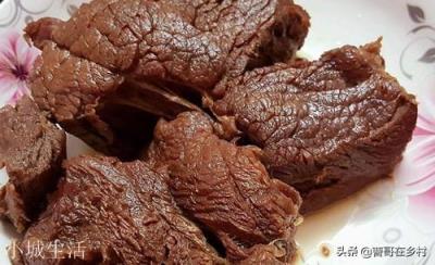 怎样把大块牛肉煮熟后切片后像猪肉一样软烂不塞牙？饭店是不是加硝盐或小苏打腌后再煮的？