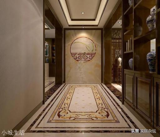 裝修房子貼完瓷磚，客廳發(fā)現(xiàn)前面寬點后面窄，一面墻不直。怎么辦？