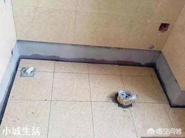 卫生间用地压墙好还是墙压地好？