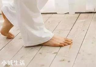地暖房子是铺木地板好,还是铺瓷砖好?