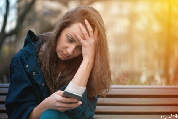 男人舍不得离婚的表现 想离婚的男人会拖着吗