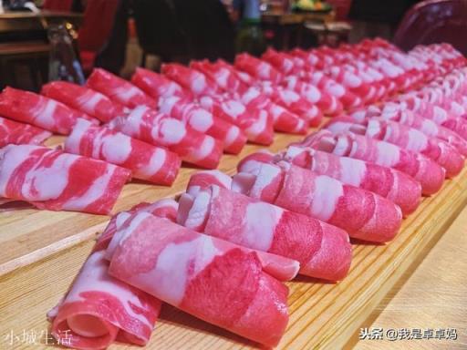 为什么吃火锅时，有的羊肉一煮就有白沫，而有的却没有？