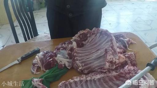 为什么吃火锅时，有的羊肉一煮就有白沫，而有的却没有？