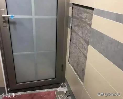 卫生间瓷砖用了三年自己脱落下来了，什么情况？