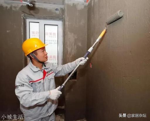 卫生间瓷砖用了三年自己脱落下来了，什么情况？